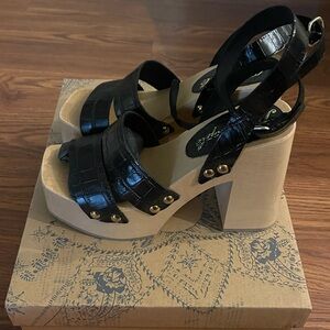 Free People Molly Clog- black